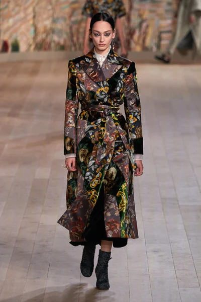 Look 26